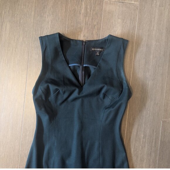 Banana Republic, Fit & Flair Dress, V Neck Sleeveless, Hunter Green, Sz 2 - Picture 2 of 12
